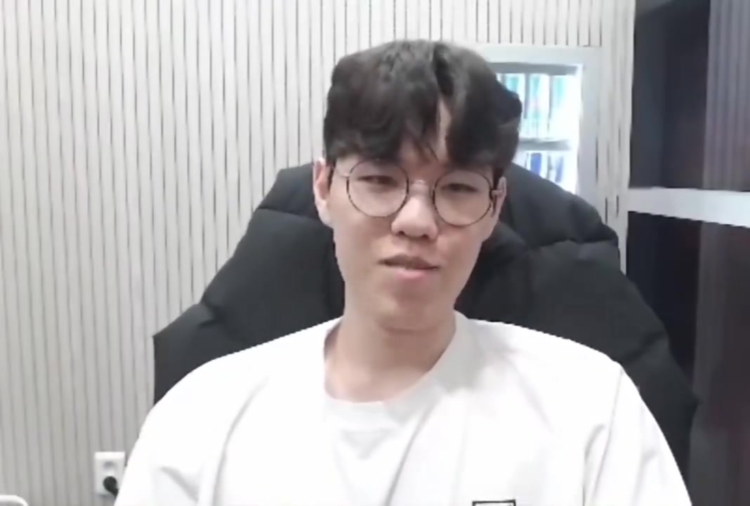 二人合砍5-14！😂Oner排位偶遇Elk：我打辅助的话 就得来这种程度的AD呀