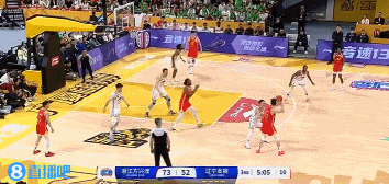 乘胜追击！朱俊龙中投+三分连得5分 广厦将分差拉开到25分